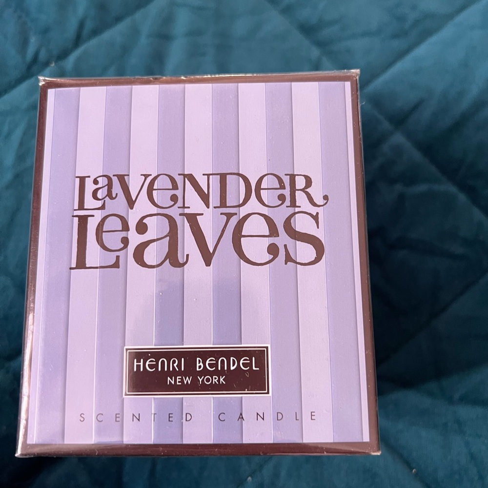 Henri Bendel Lavender Leaves Candle NEW